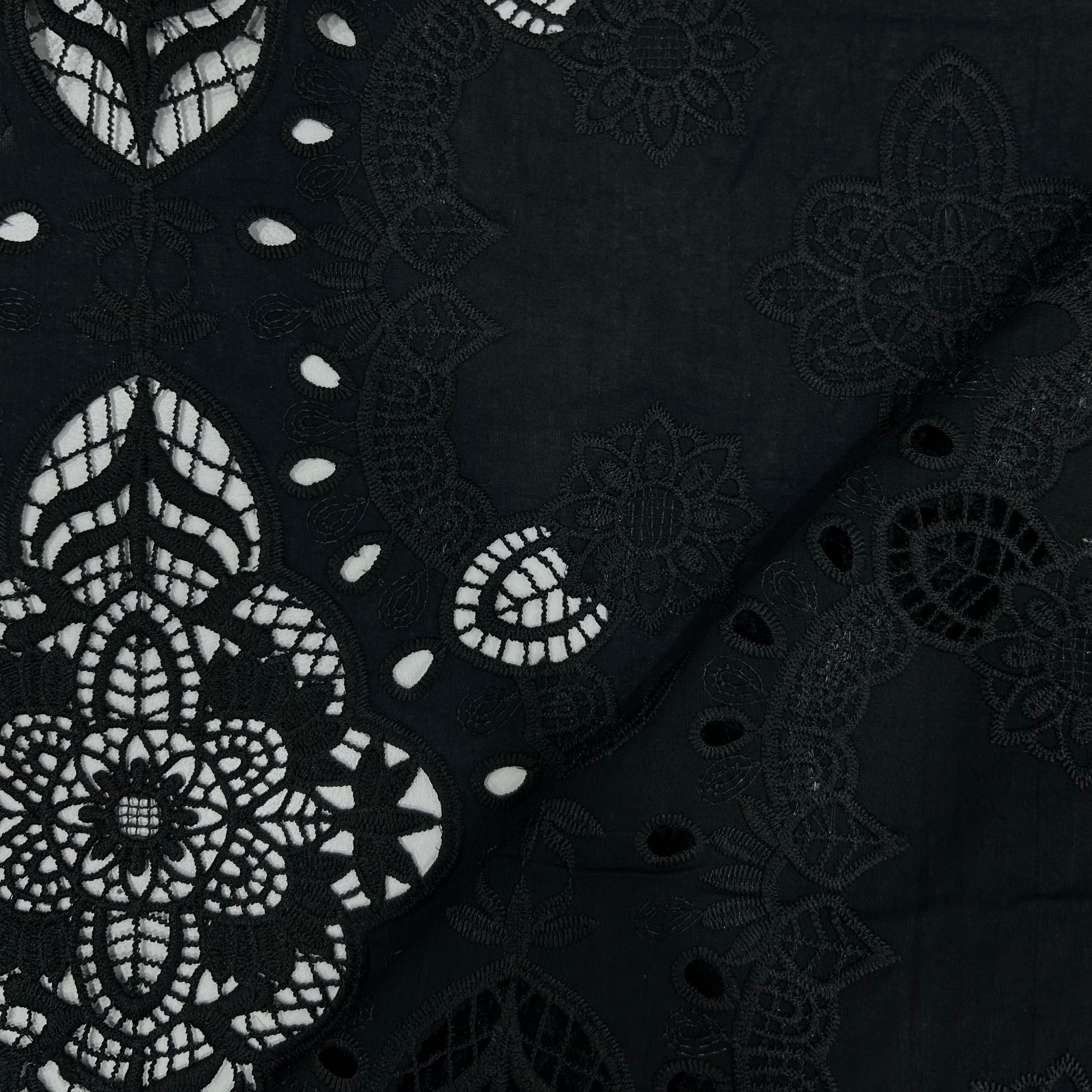 Polyester & Cotton Embroidered Fabric KB011 39540X